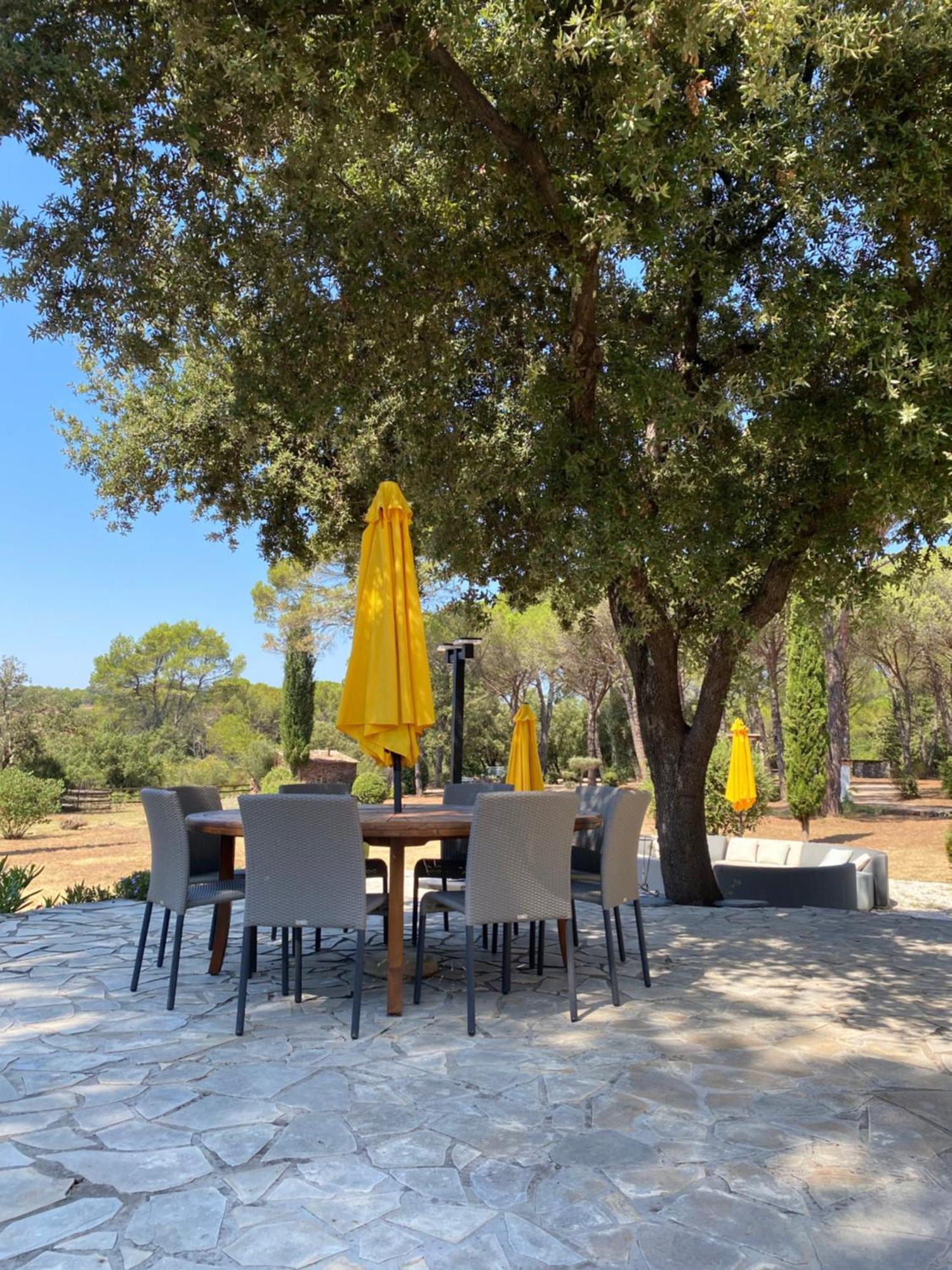 La Villa Le Cannet-des-Maures Exterior photo