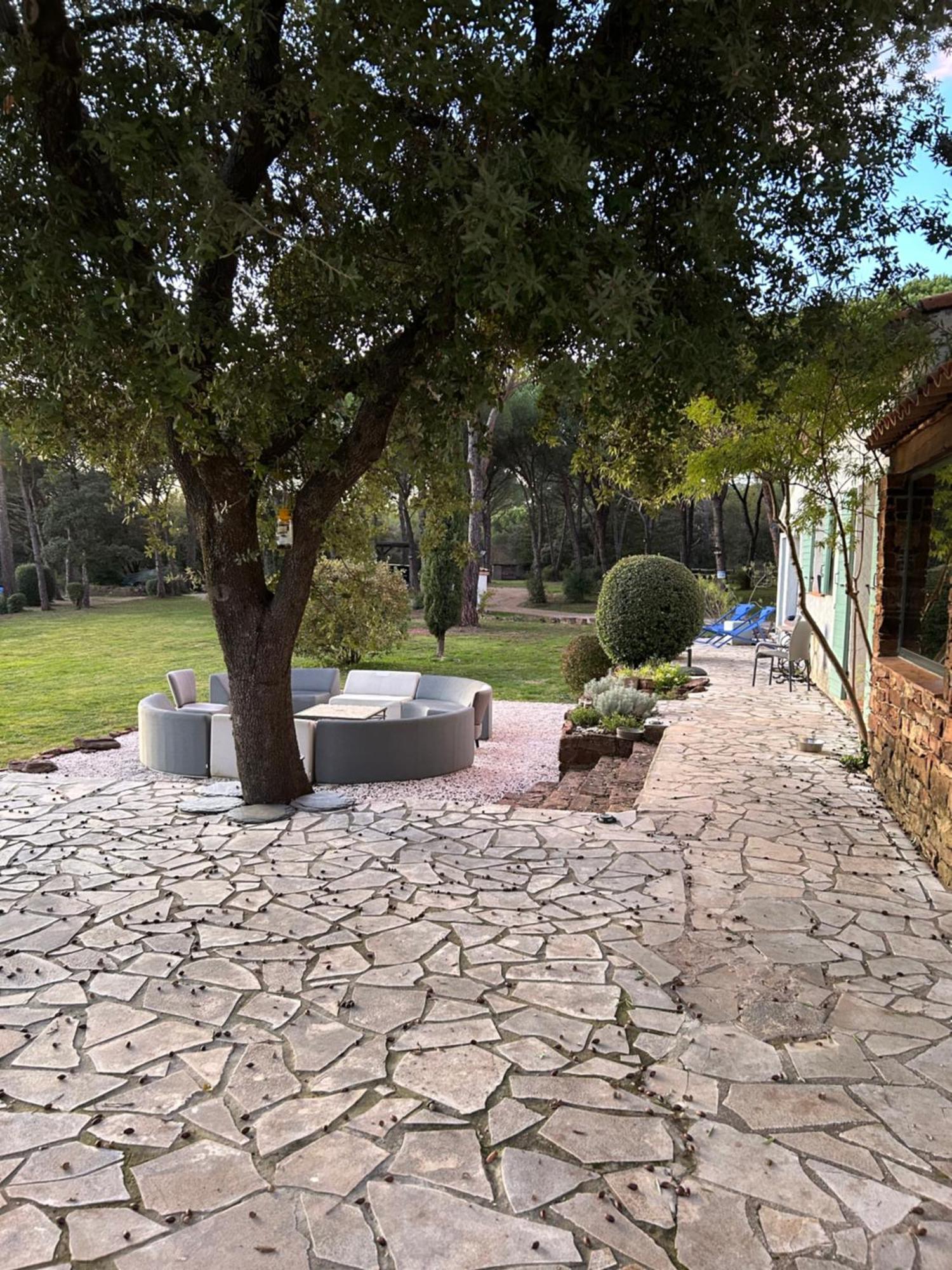 La Villa Le Cannet-des-Maures Exterior photo