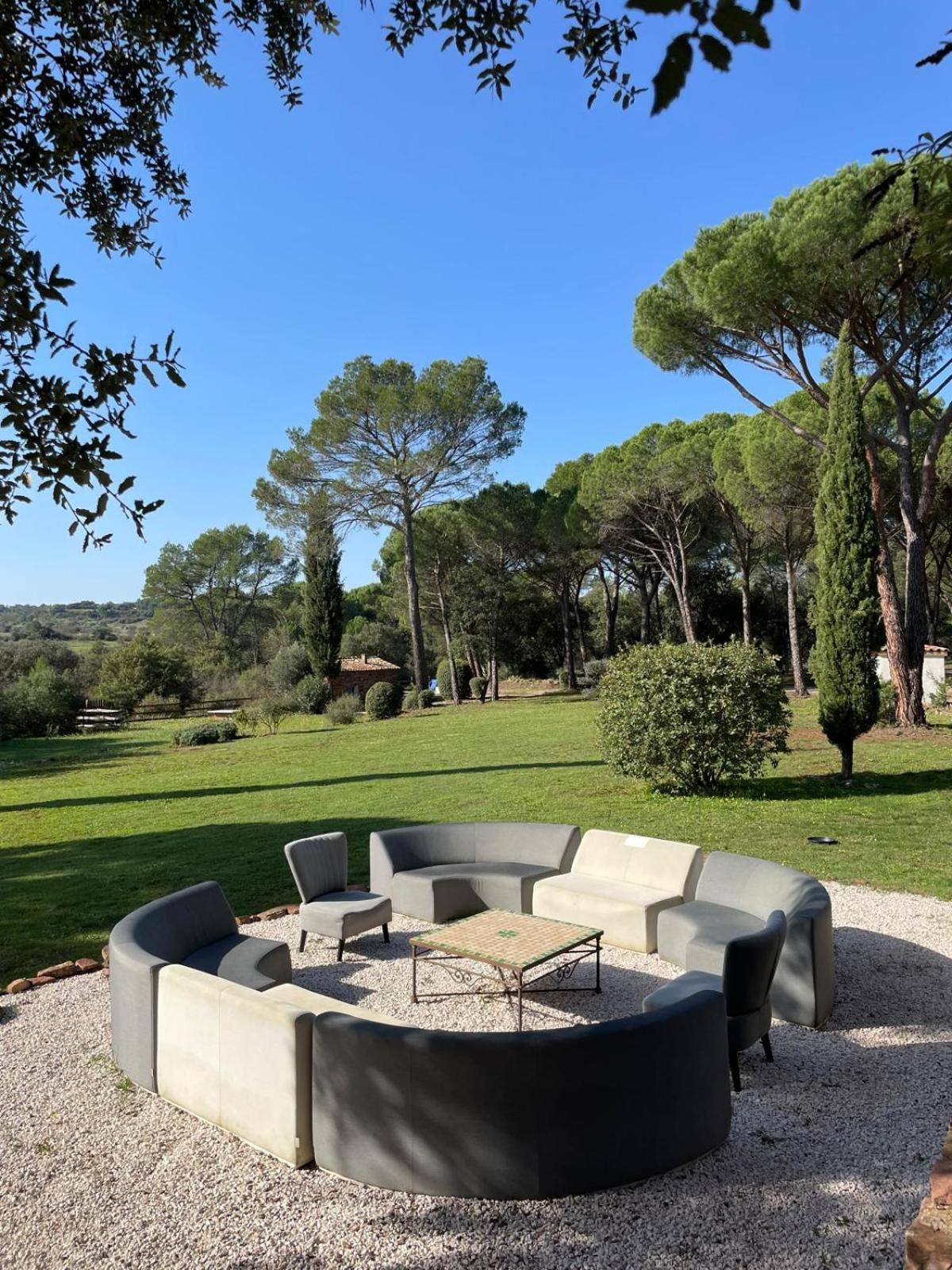 La Villa Le Cannet-des-Maures Exterior photo