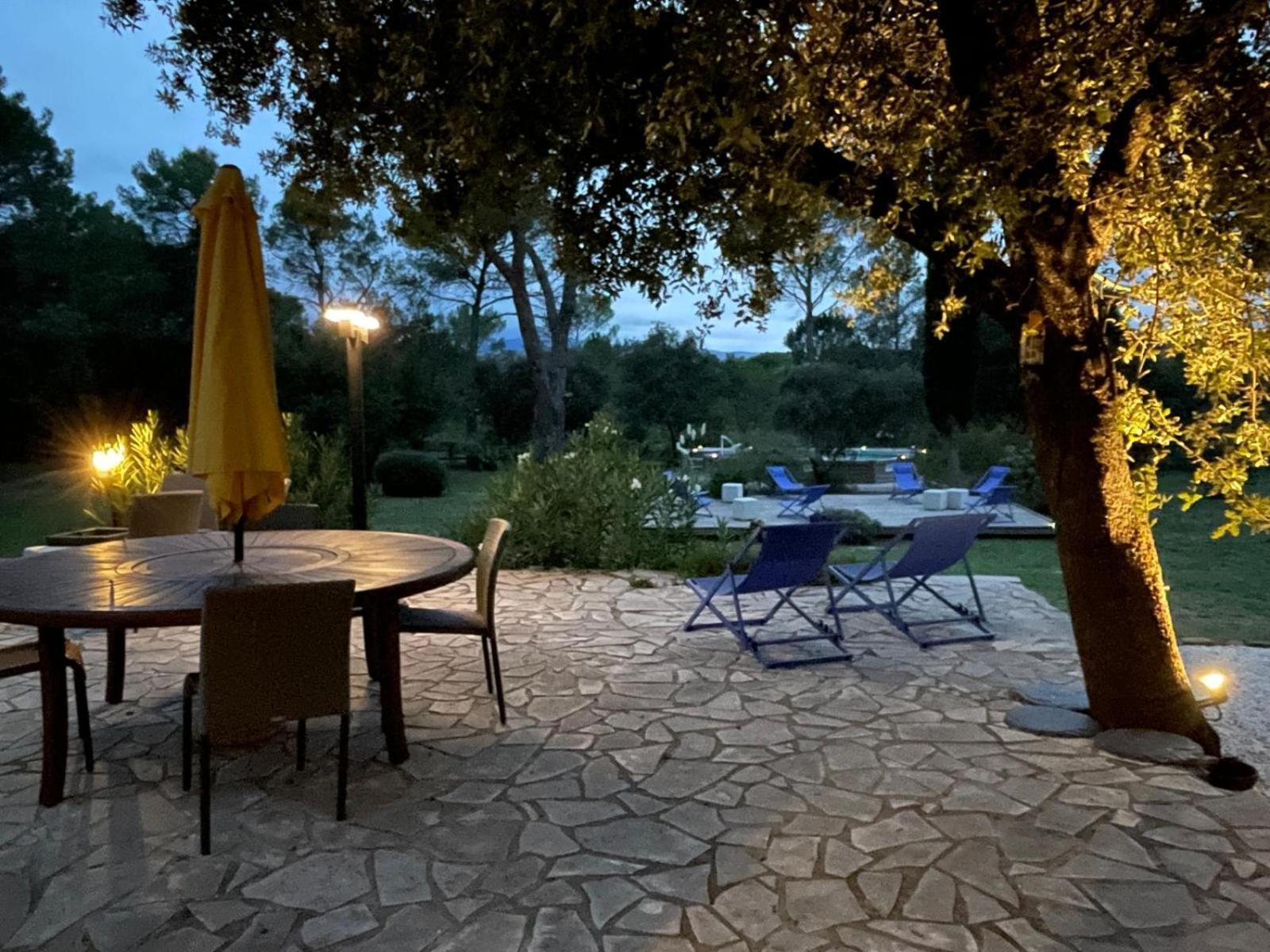 La Villa Le Cannet-des-Maures Exterior photo